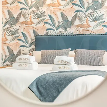 Apartamento Historic Charm With Contemporary Flair By Rems Málaga Exterior foto
