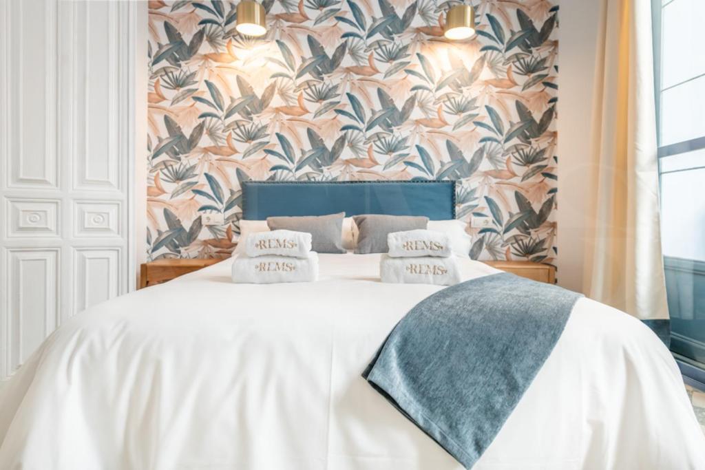 Historic Charm With Contemporary Flair By Rems Apartment Malaga